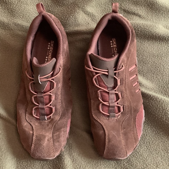 Skechers brown, slip-on shoes.  Size 8 - Picture 2 of 4